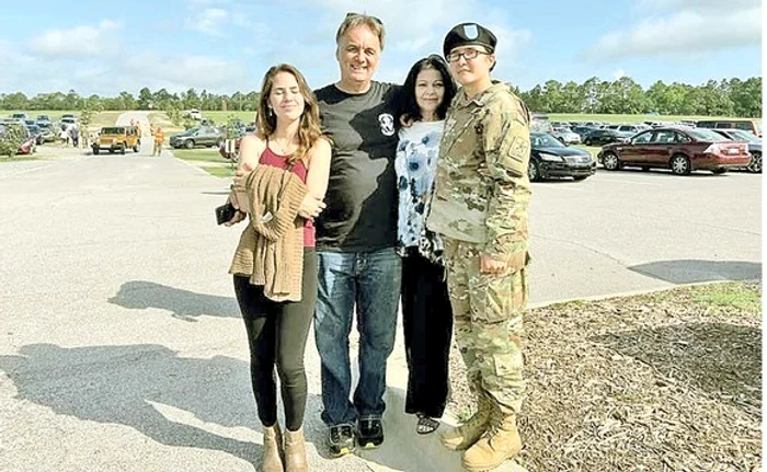 7 elena carstea si fiicele adoptate 6 jpg jpeg