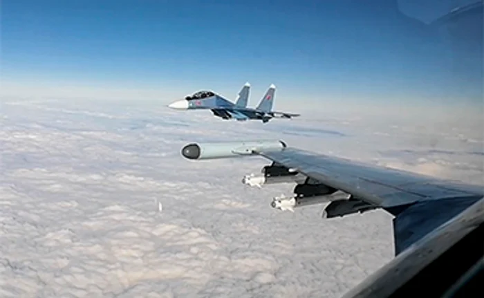 Forţele aeriene ale Rusiei patrulează pe cerul Belarusului. Foto: EPA-EFE