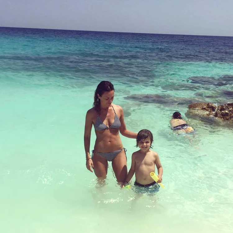 Maria Marinescu și fiul ei, la mare