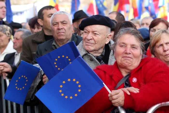 Pe 3 noiembrie, 100.000 de moldoveni au ieşit la un miting pro-european la Chişinău