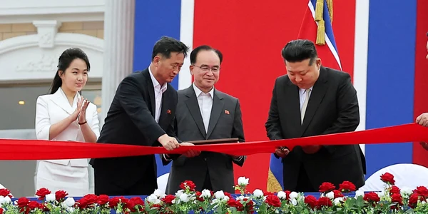 kim jong un inaugurare complex balnear foto x jpeg