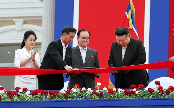 Kim Jong Un inaugurează cu fast un complex balnear la Wonsan Kalma, pe coasta de est a țării FOTO: X