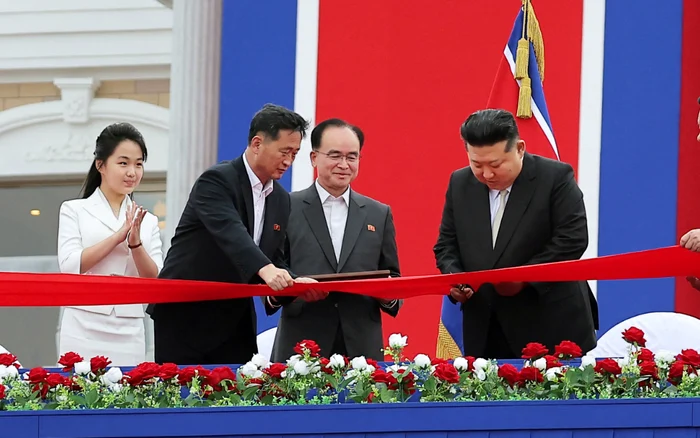 Kim Jong Un inaugurează cu fast un complex balnear la Wonsan Kalma, pe coasta de est a țării FOTO: X