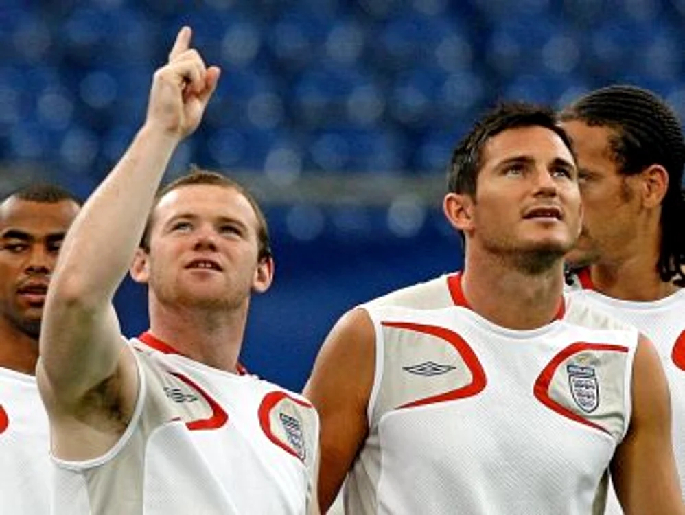 
    Rooney şi Lampard la naţionala Angliei, FOTO: EPA  