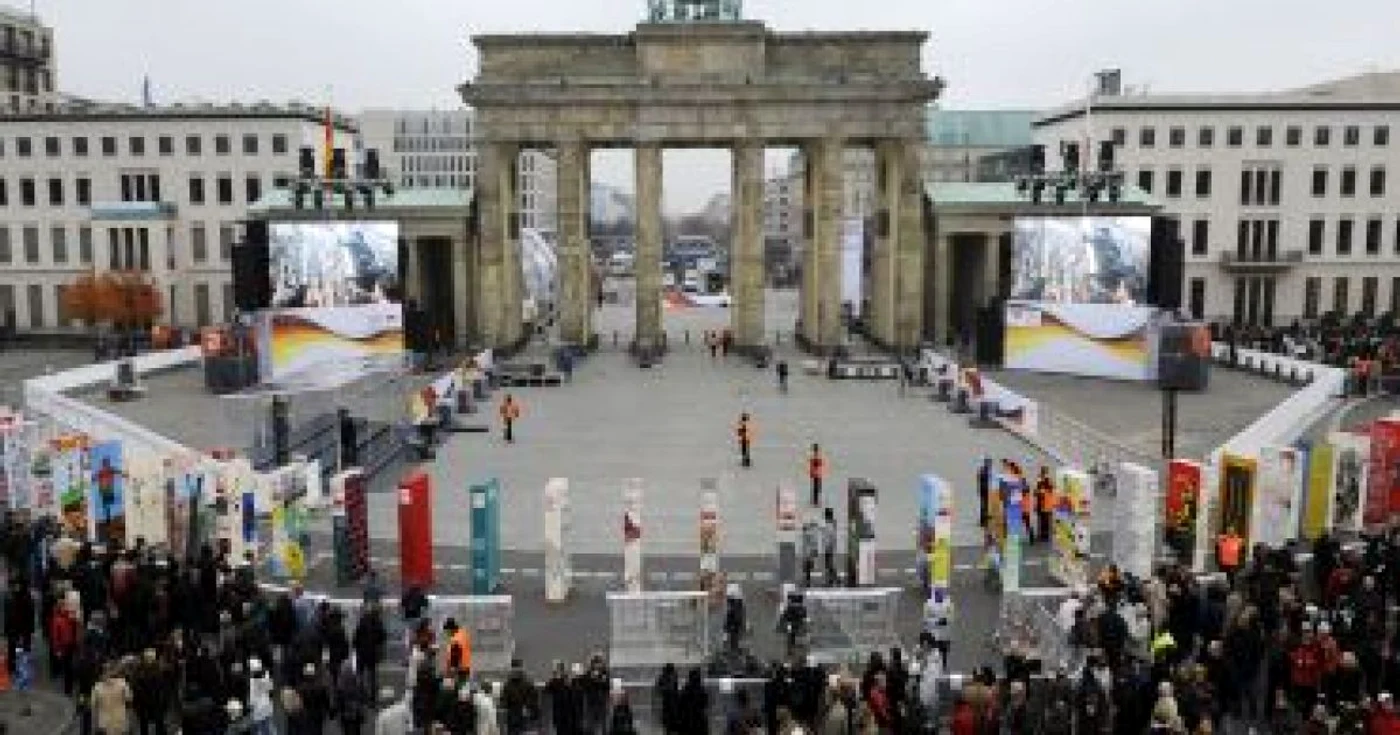 1.300 de miliarde de euro au fost trasferaţi după căderea Zidului Berlinului