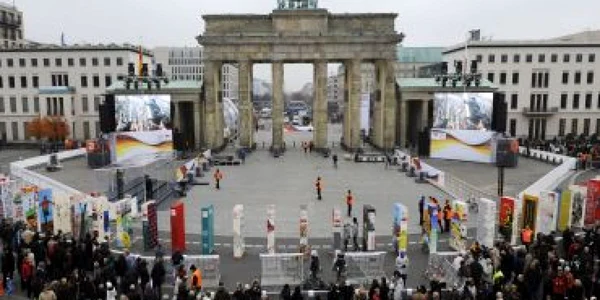 1.300 de miliarde de euro au fost trasferaţi după căderea Zidului Berlinului