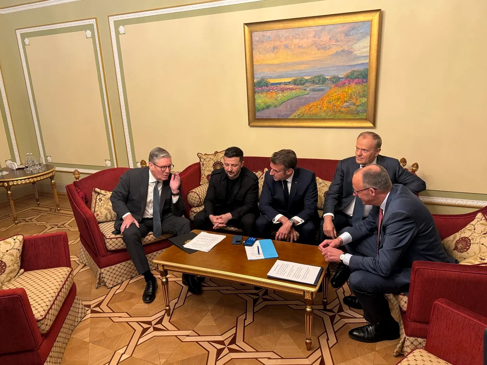 Volodimir Zelenki, înconjurat de lideri europeni/FOTOX