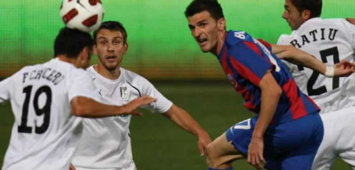 Bilaşco a înscris primul său gol sub tricoul roş-albastru Foto: Marian Vilău