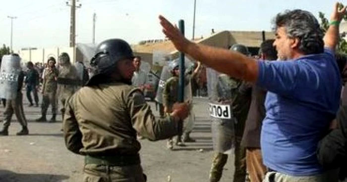 Autorităţile iraniane admit maltratarea mai multor manifestanţi aflaţi în detenţie