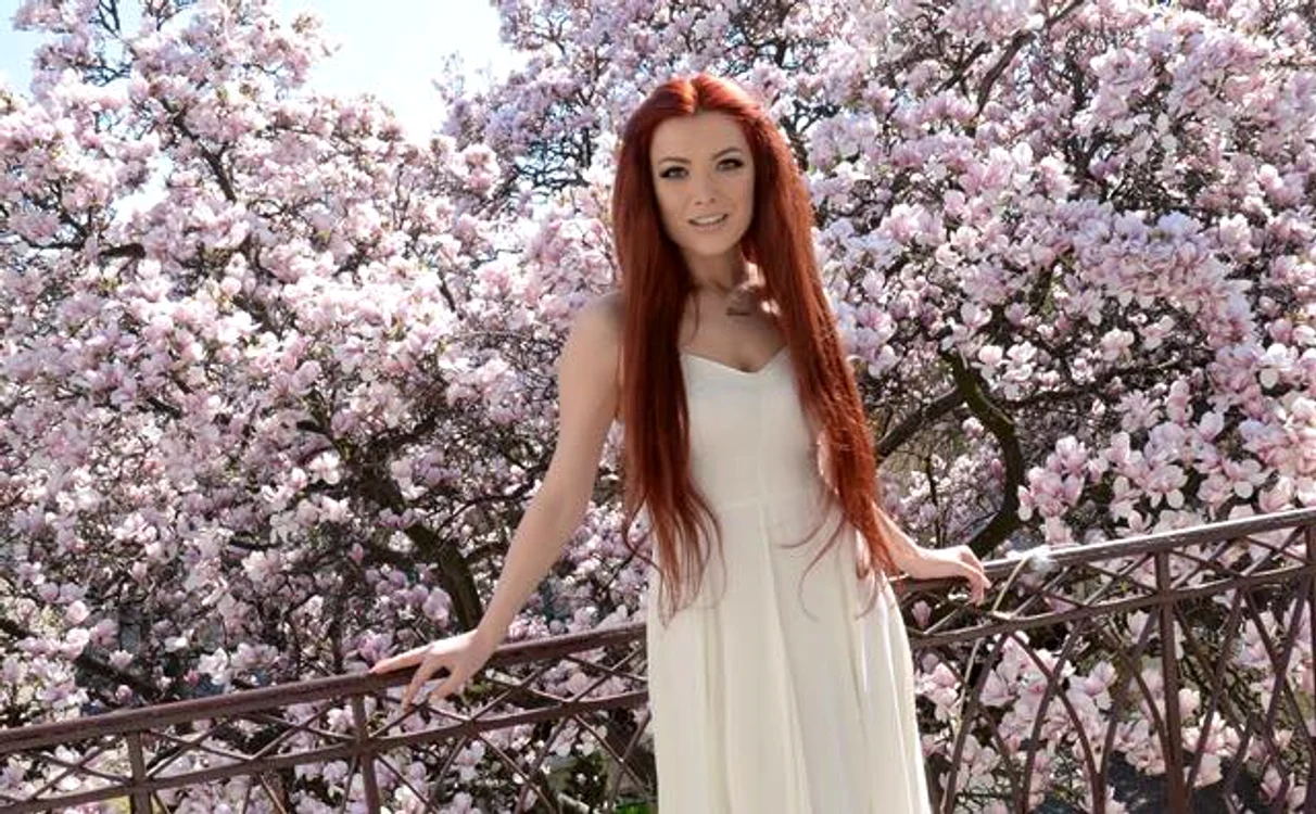 
    Elena Gheorghe a adoptat un nou look, de varăfoto: arhivă personală  