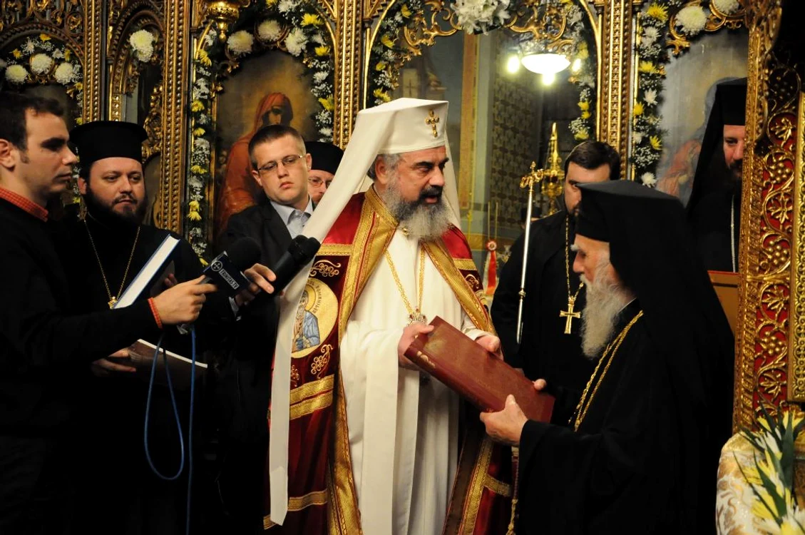 Patriarhul Daniel la Arhiepiscopia Râmnicului (foto: Patriarhia Română) 