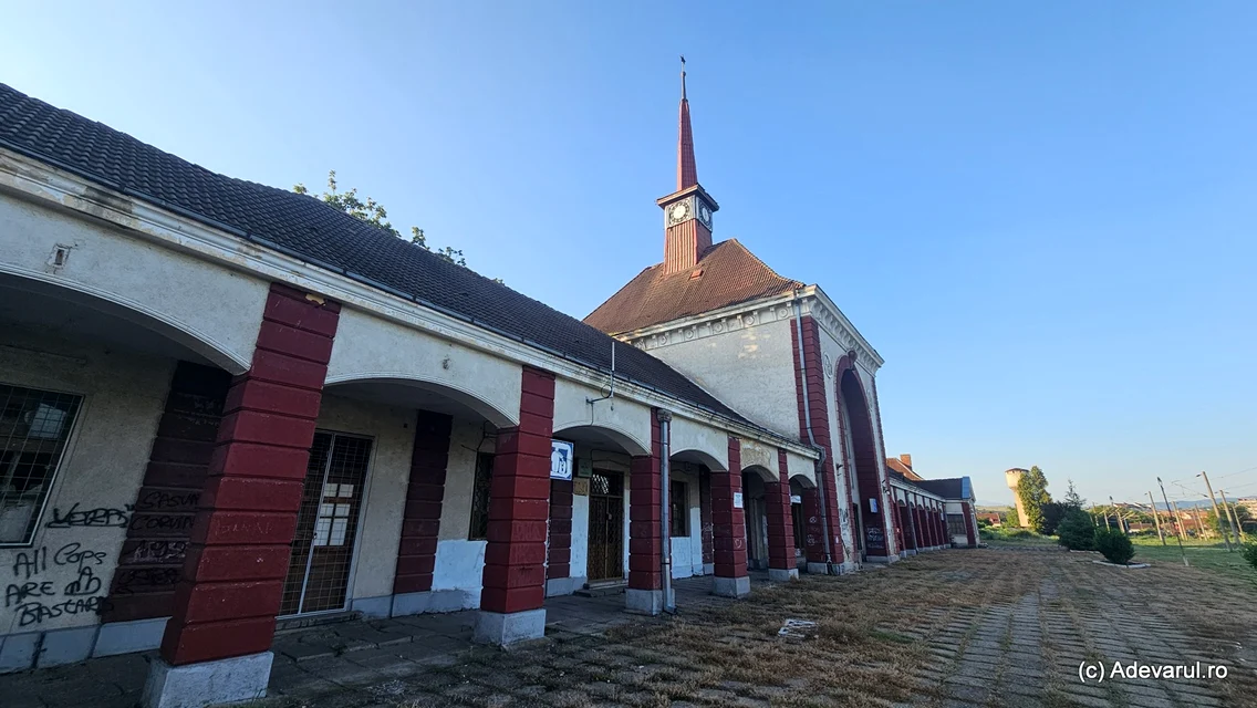 Gara din Hunedoara  Foto Daniel Guță ADEVĂRUL (2) jpg