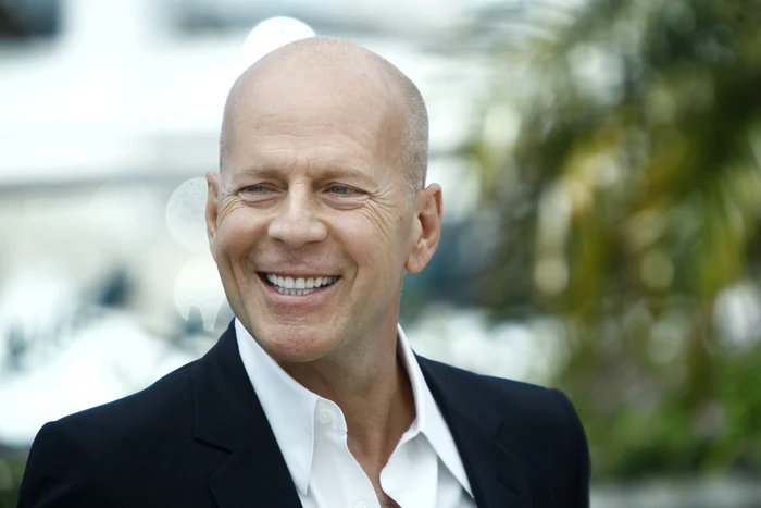 Bruce Willis nu se lasă doborât de boală!