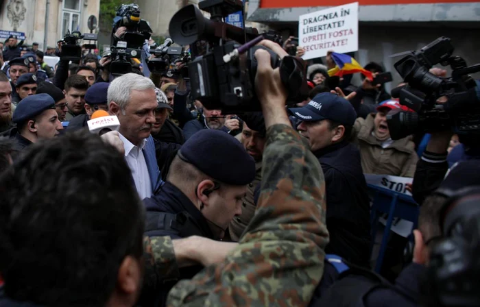 
    Liviu Dragnea a venit la Înalta Curte pentru a fi audiat în dosarul angajărilor fictive la Direcția de Protecția Copilului Teleorman  