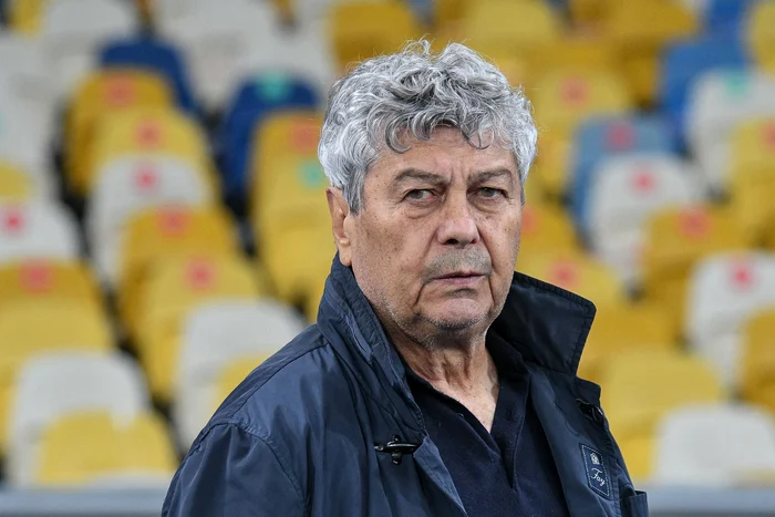 Mircea Lucescu este selecționerul României.