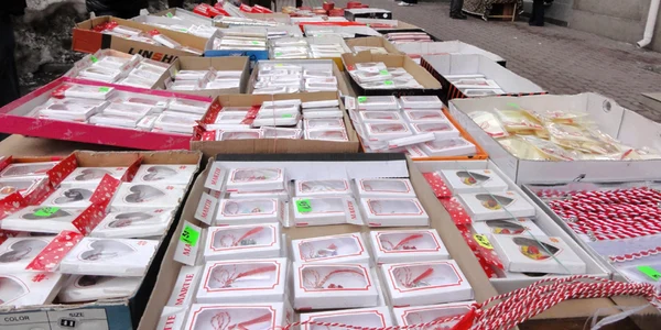 Inspectorii OPC Olt au identificat locul “marii” evaziuni fiscale: comerţul cu mărţişoare şi flori