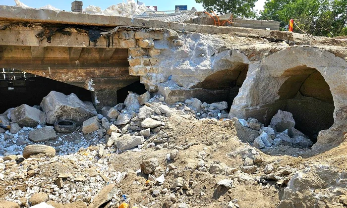 Lucrări de refacere a Planșeului Unirii (© Facebook / Primaria Sectorului 4)