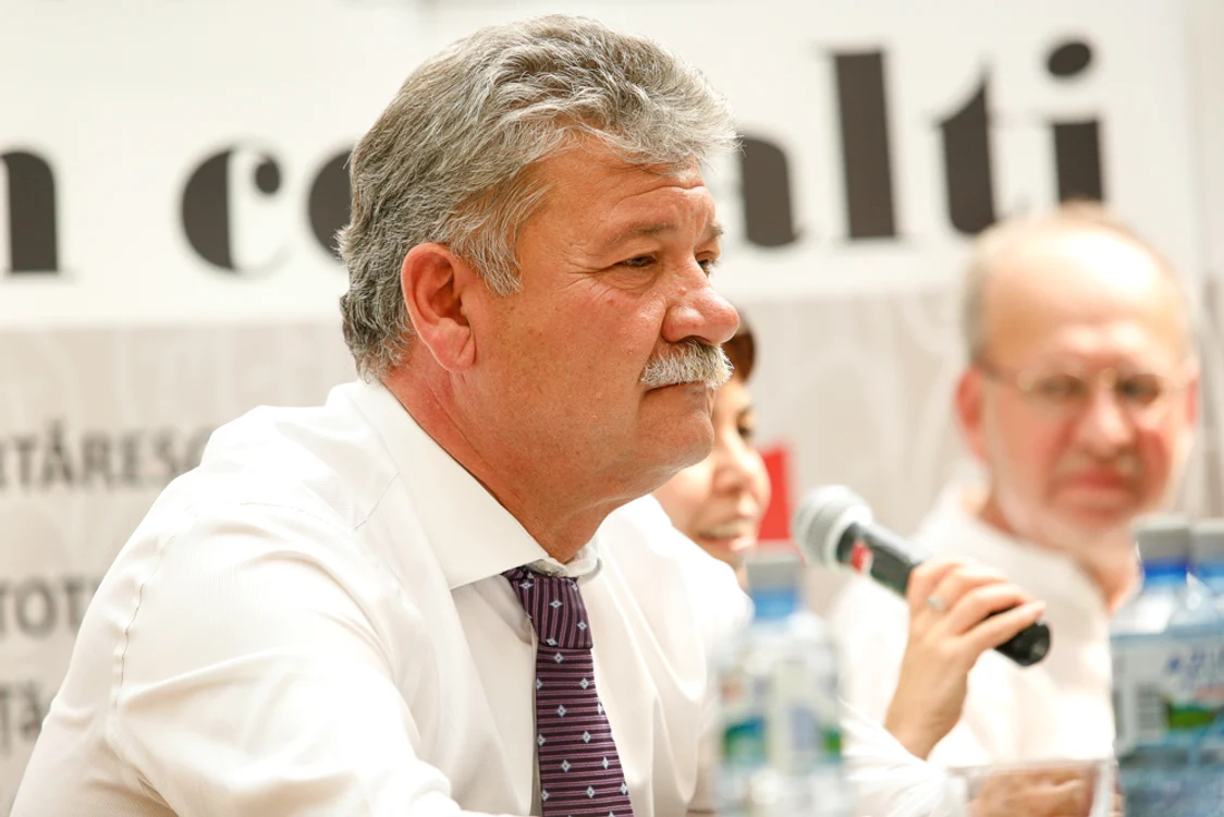 „Am lucrat pentru mîndria albaiulienilor“   interviu cu Mircea HAVA, primarul municipiului Alba Iulia jpeg