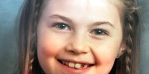 O copilă din SUA a fost găsită la aproape 6 ani după ce a fost răpită de mama sa. Foto Facebook/ National Center for Missing & Exploited Children 