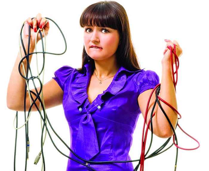 Pentru cablurile din bucătărie poţi folosi un Cable Manager