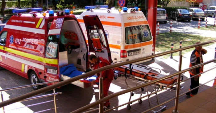 În urma consultaţiilor, 14 copii cu simptome mai grave au fost transportaţi cu ambulanţele la Spitalul Judeţean Satu Mare