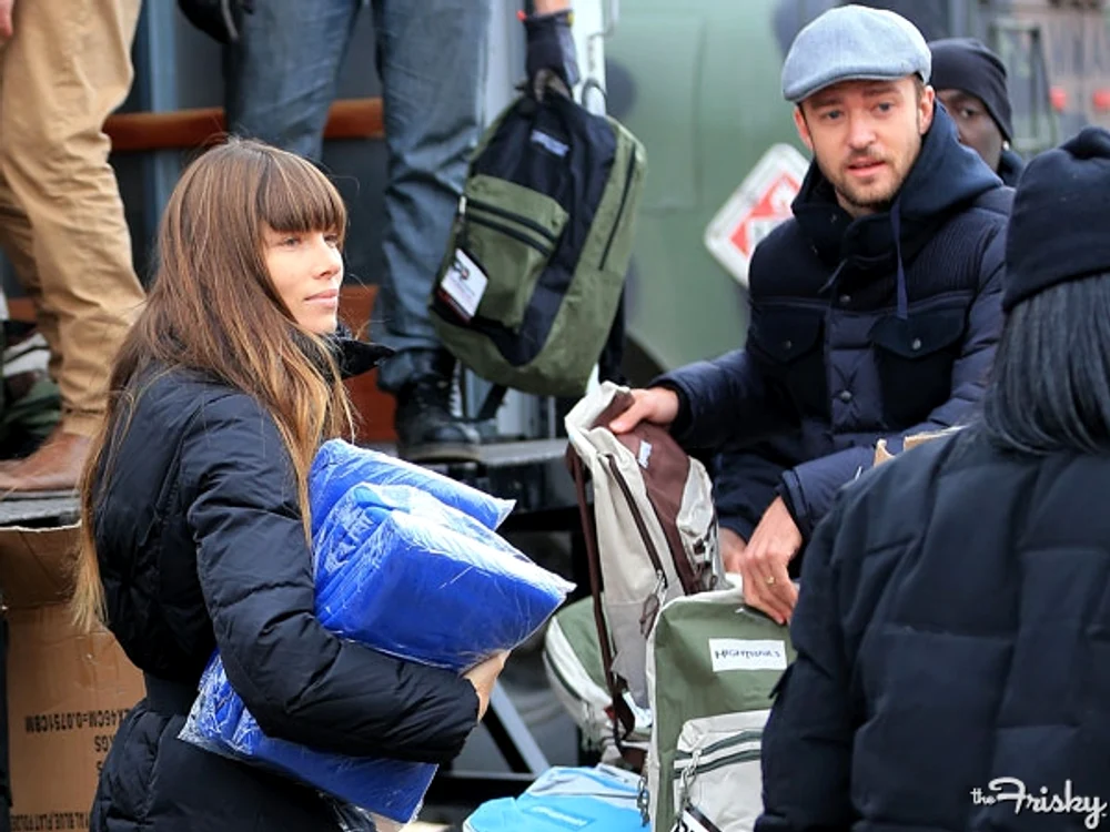 
    Jessica Biel şi Justin Timberlake fac voluntariat pentru victimele uraganului Sandy  