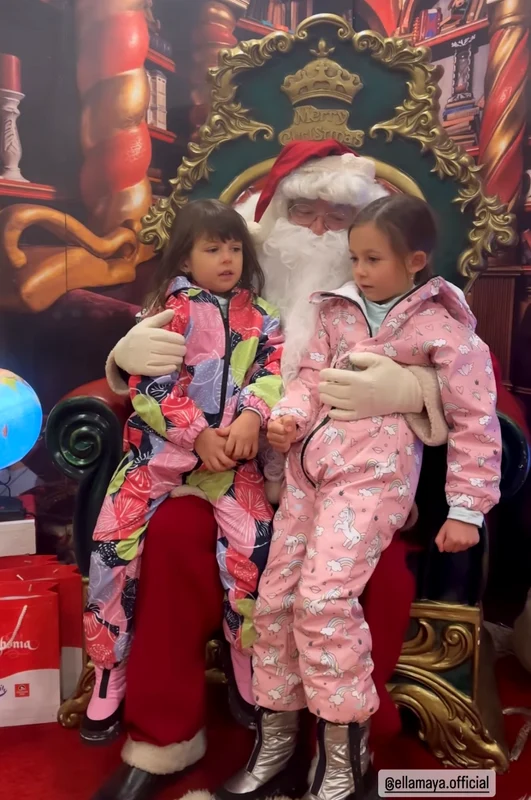 Azi, Ella și Clara s-au întâlnit cu Moș Crăciun în Laponia și au fost în elementul lor