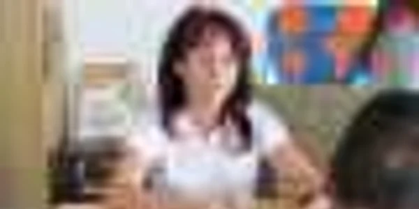 Daiana Niculescu îi ajută pe micuţii cu dizabilităţi