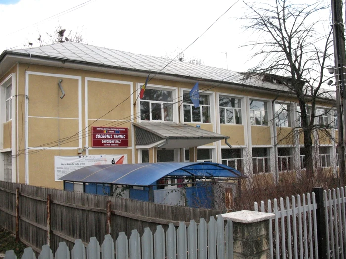 Colegiul Gh. Balş din Adjud, Vrancea Foto Şt. B.