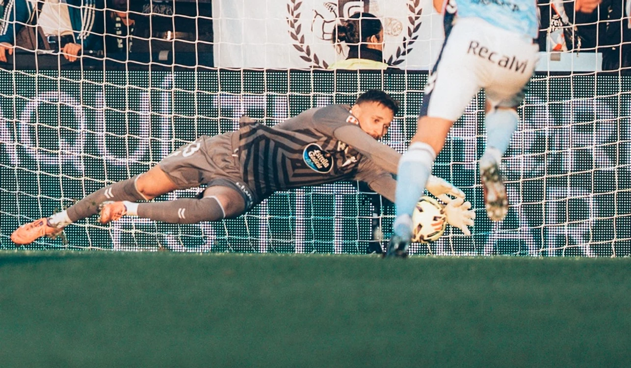 Ionuț Radu, devenit personaj principal la echipa sa din La Liga (FOTO: Facebook/RC Celta)