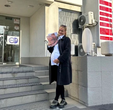 Camelia Potec, pe scările Maternității / Instagram