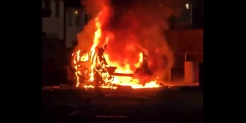 masina capcana detonata in irlanda de nord foto captura video x png