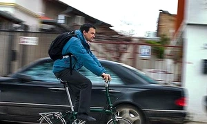 În Bucureşti, maşinile au mai multe drepturi decît oamenii jpeg