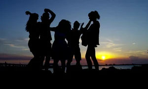 grup de prieteni jpeg