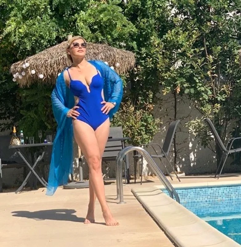 2 loredana groza costum de baie 2 jpg jpeg