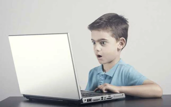 
    Copiii nu sunt pregătiți pentru capcanele internetuluiFoto: adevărul.ro  