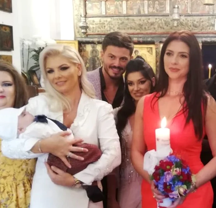 Adina a fost naşă alături de sora ei Roxana