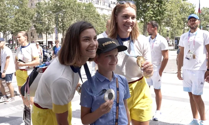 Canotori români la Paris jpg