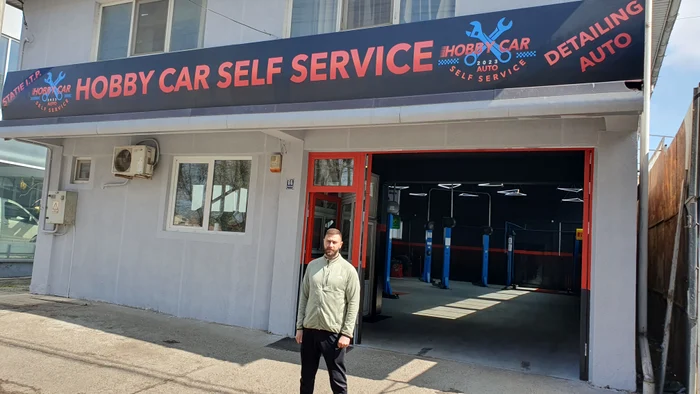 Tânărul antreprenor și-a investit banii într-un self service FOTO Valentin Trufașu