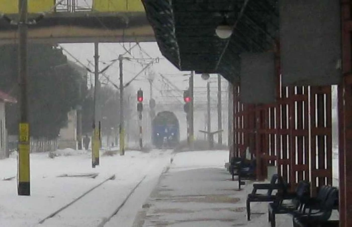 Nici nu a venit zăpada şi trenurile au probleme