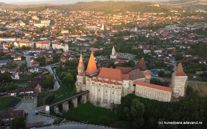 Castelul Corvinilor. Foto Daniel Guță