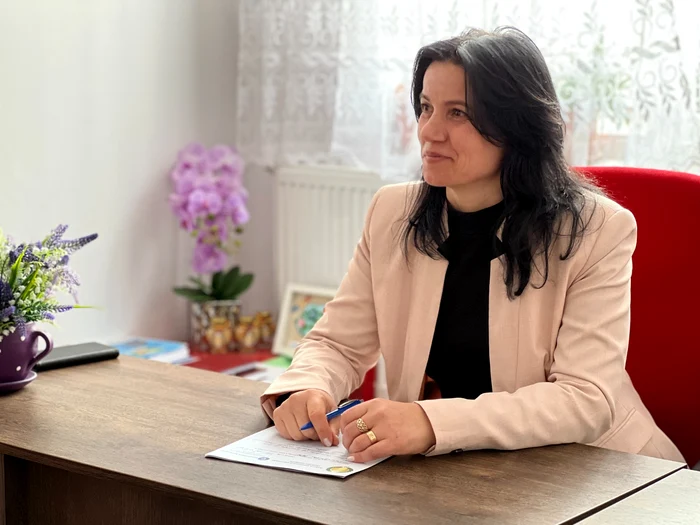 Nicoleta Dan, directoarea școlii din Sălcioara, Ialomița Foto: WVR