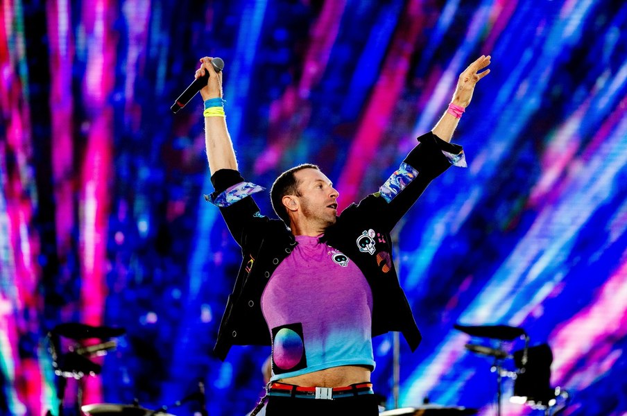 Cine este Chris Martin, solistul trupei Coldplay. A fost căsătorit cu actrița Gwyneth Paltrow