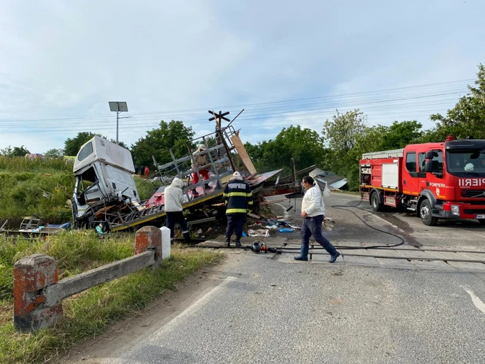 Razie la trecerile la nivel cu calea ferată, unde se petrec numeroase tragedii FOTO Adevărul