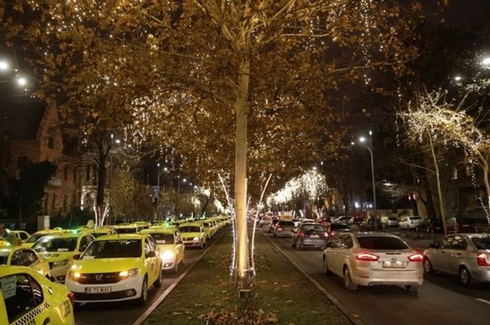 Luni seară (21 ianuarie), circa 300 de taximetrişti au protestat în centrul Capitalei faţă de funcţionarea serviciilor de transport în sistem ride sharing