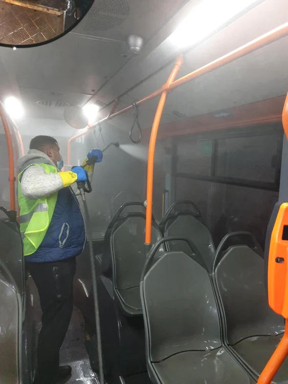 Interiorul vehiculelor STB a fost dezinfectat cu substanțe speciale, despre care reprezentanții STB spun că ucid virușii