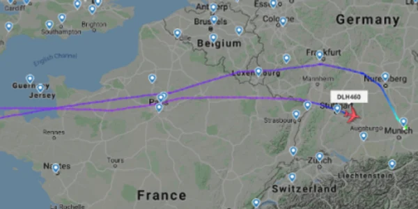 zbor lufthansa intors
