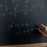 deficit profesori matematica fizica chimie  FOTO Pexels jpg
