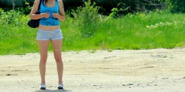 Două tinere au fost obligate să se prostitueze Foto