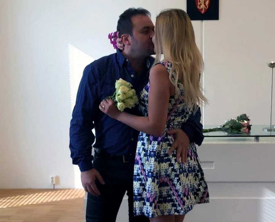 Cine este soţia lui Tony Poptămaş. Artistul a spus doar că tânăra este din Vaslui şi are 36 de ani